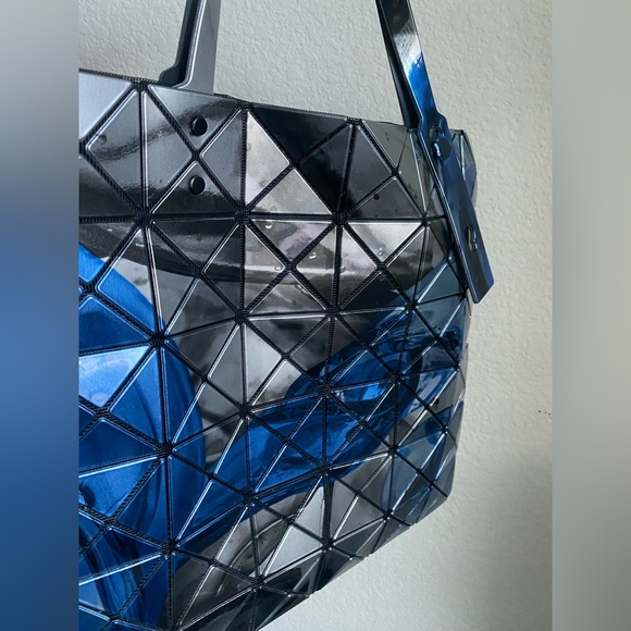 Bao Bao Issey Miyake Lucent Supernova Tote - Picture 3 of 6